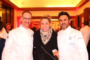 Julien Binz avec Andrea Leitersdorf, la propriétaire de DALLAL et Golan Gurfinkel le chef de cuisine de DALLAL