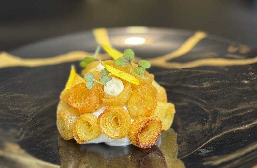 Bibalakas revisité -Cônes de pomme de terre, crème de Munster, herbes fraîches